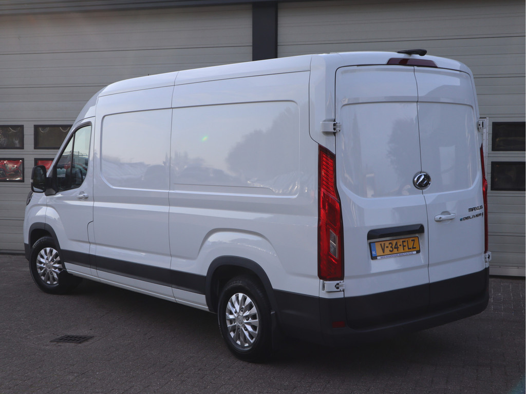 42649044-2.jpg