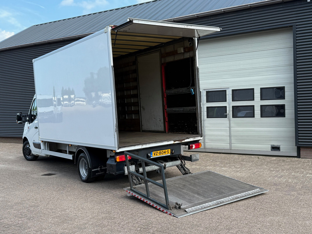 47110062-3.jpg