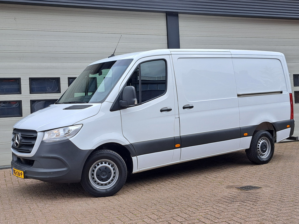 48509356-4.jpg