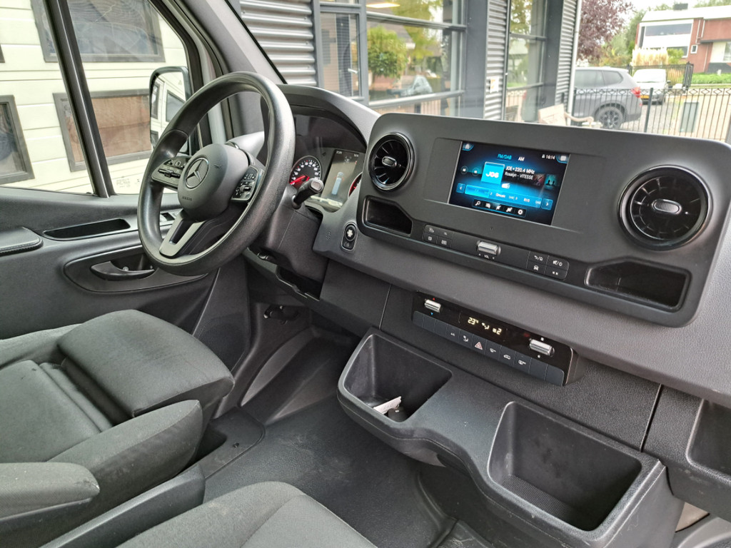 48509356-9.jpg