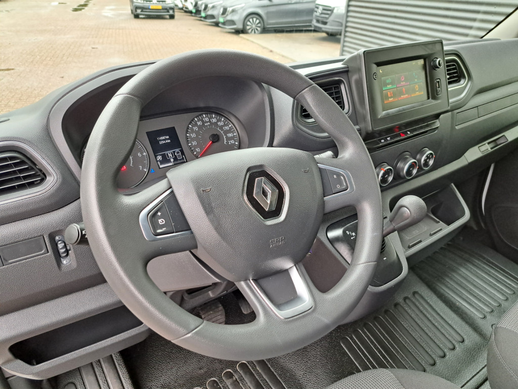 48556409-12.jpg