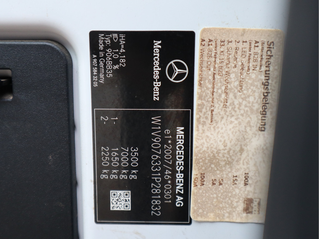 48608020-22.jpg